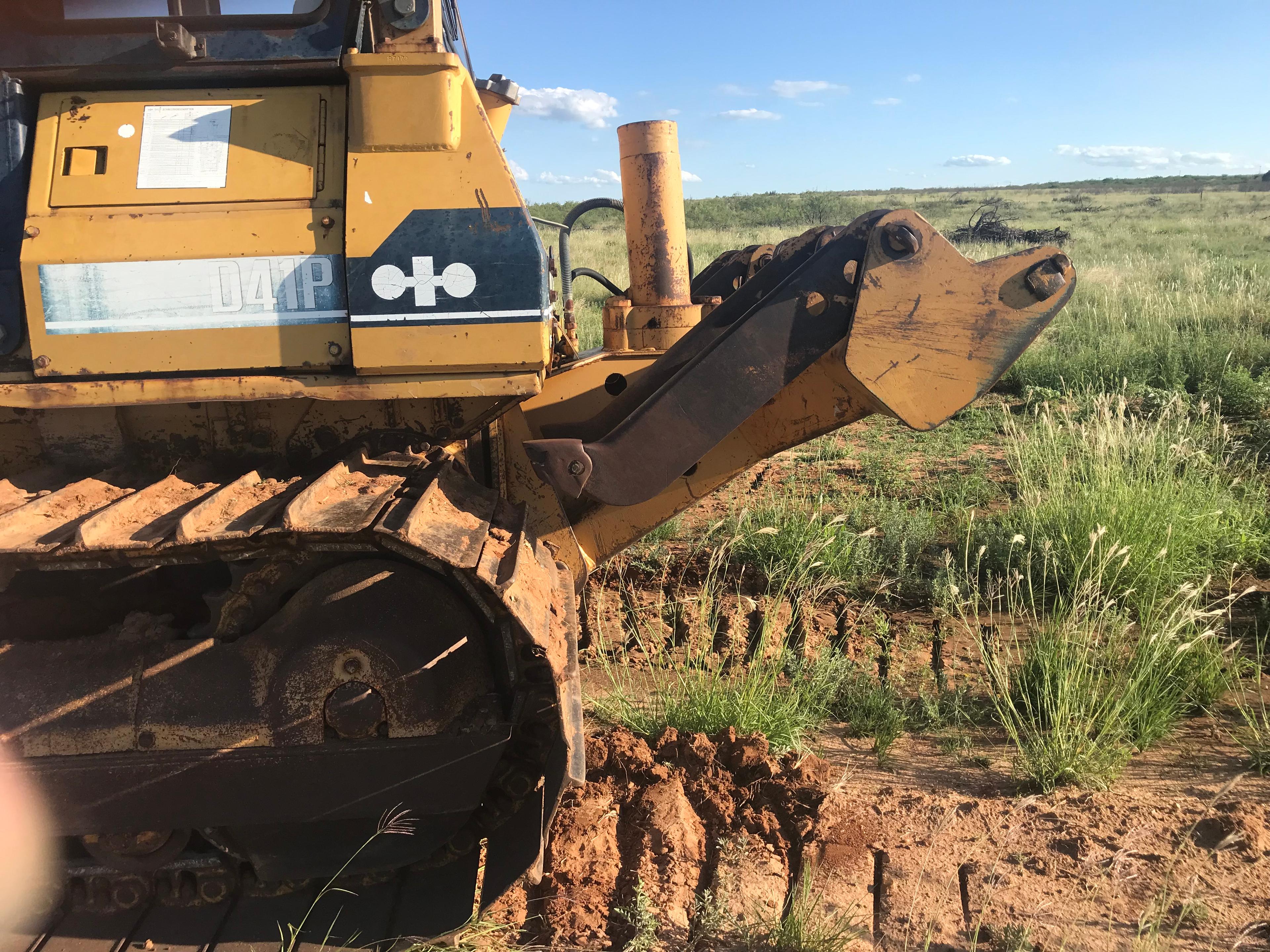 1987 Komatsu D41P-3 dozer