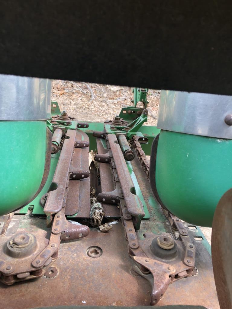 John Deere 694 Corn Header