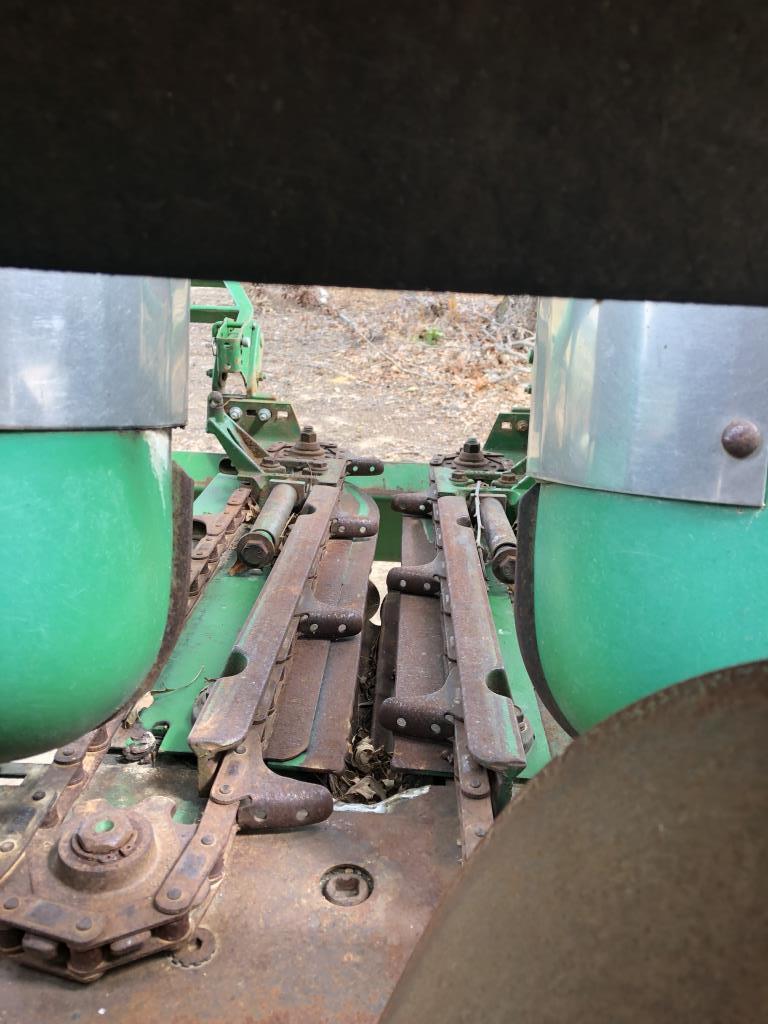 John Deere 694 Corn Header