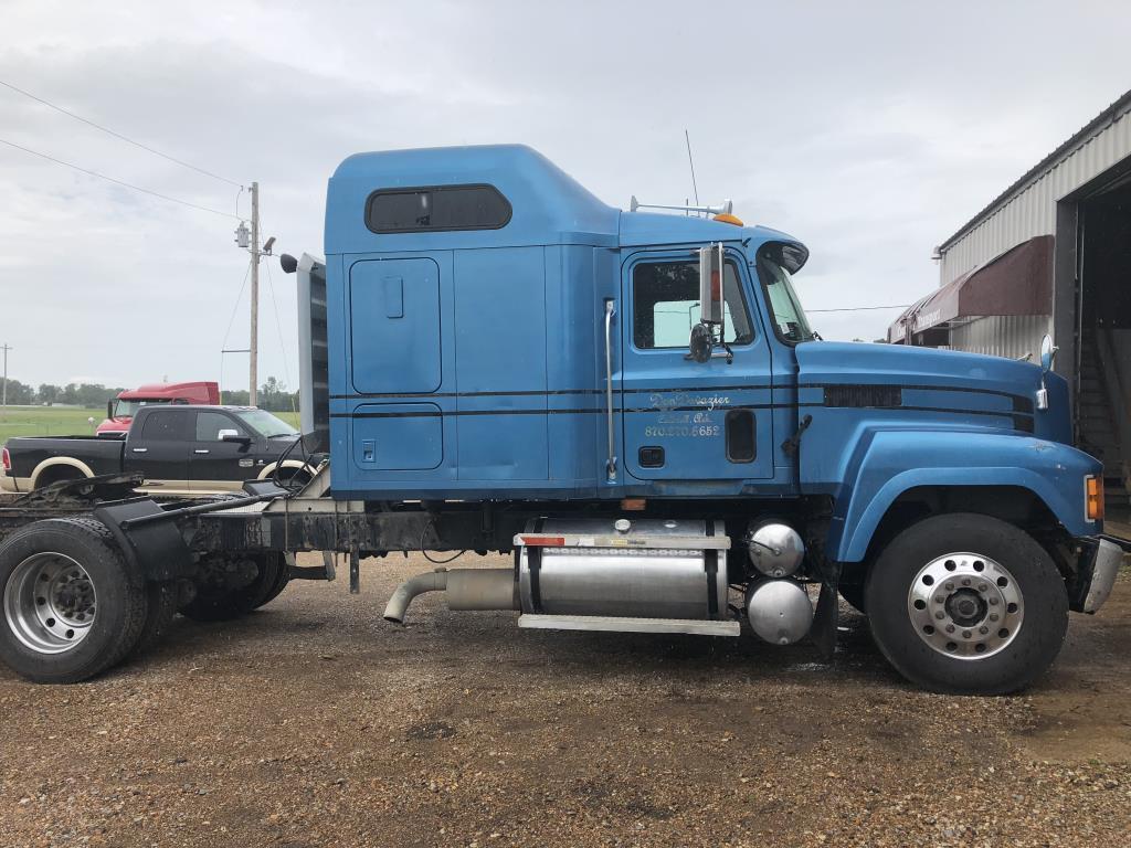 2003 Mack CH613