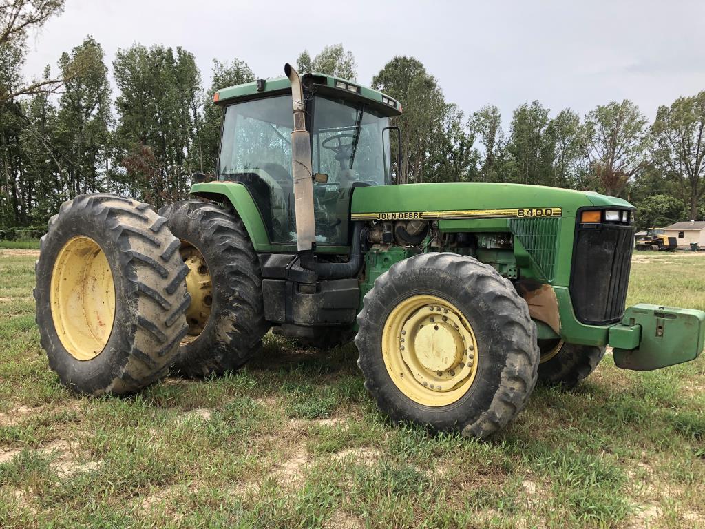 John Deere 8400 MFWD SN# RW8400P007439