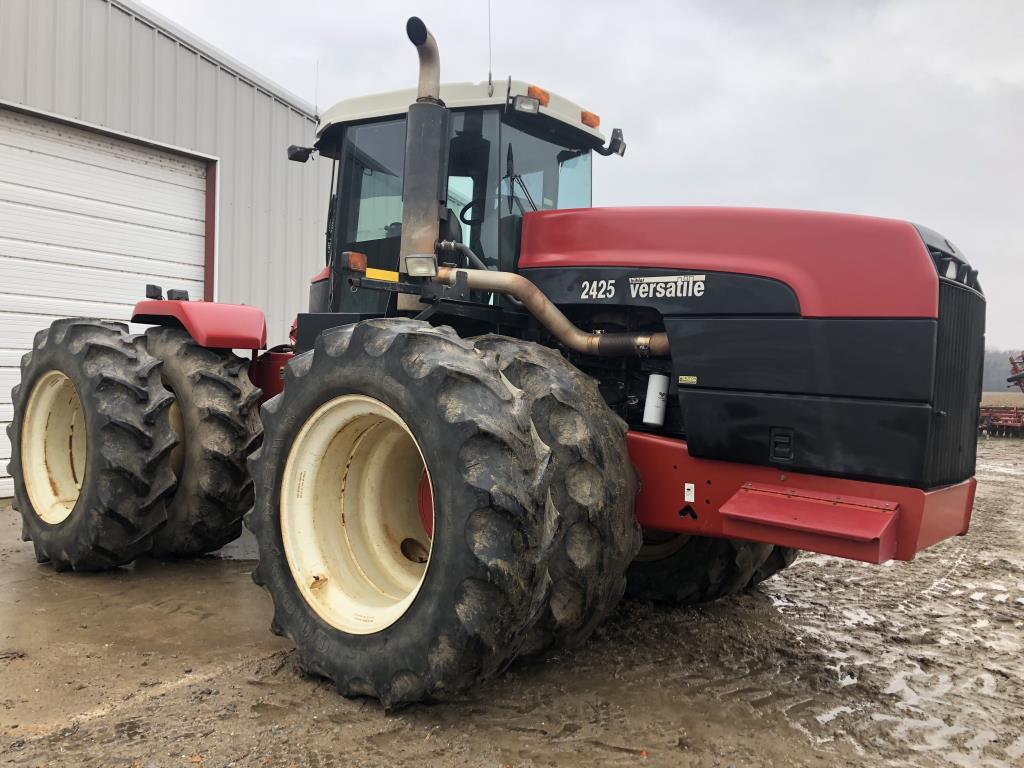 2004 Versatile 2425 4wd Tractor