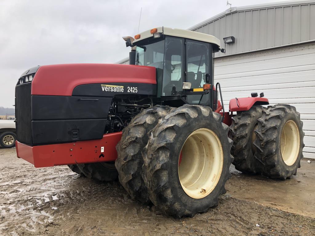 2004 Versatile 2425 4wd Tractor