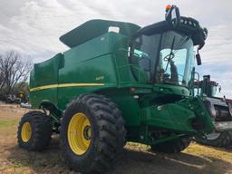 2012 John Deere S670 Combine