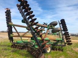 John Deere 630 32' Disk