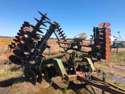 John Deere 630 23' Disk