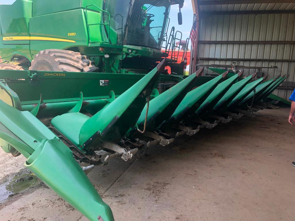 2011 John Deere 612 12 row 30" Corn Header