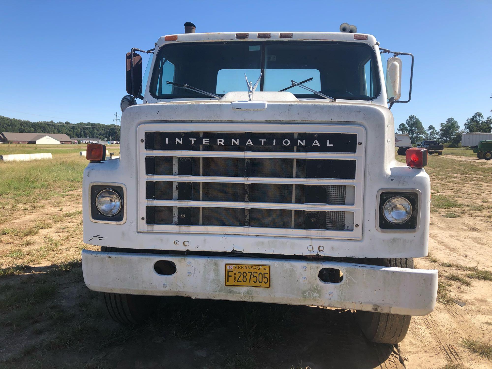 1980 International F-2275 Day Cab