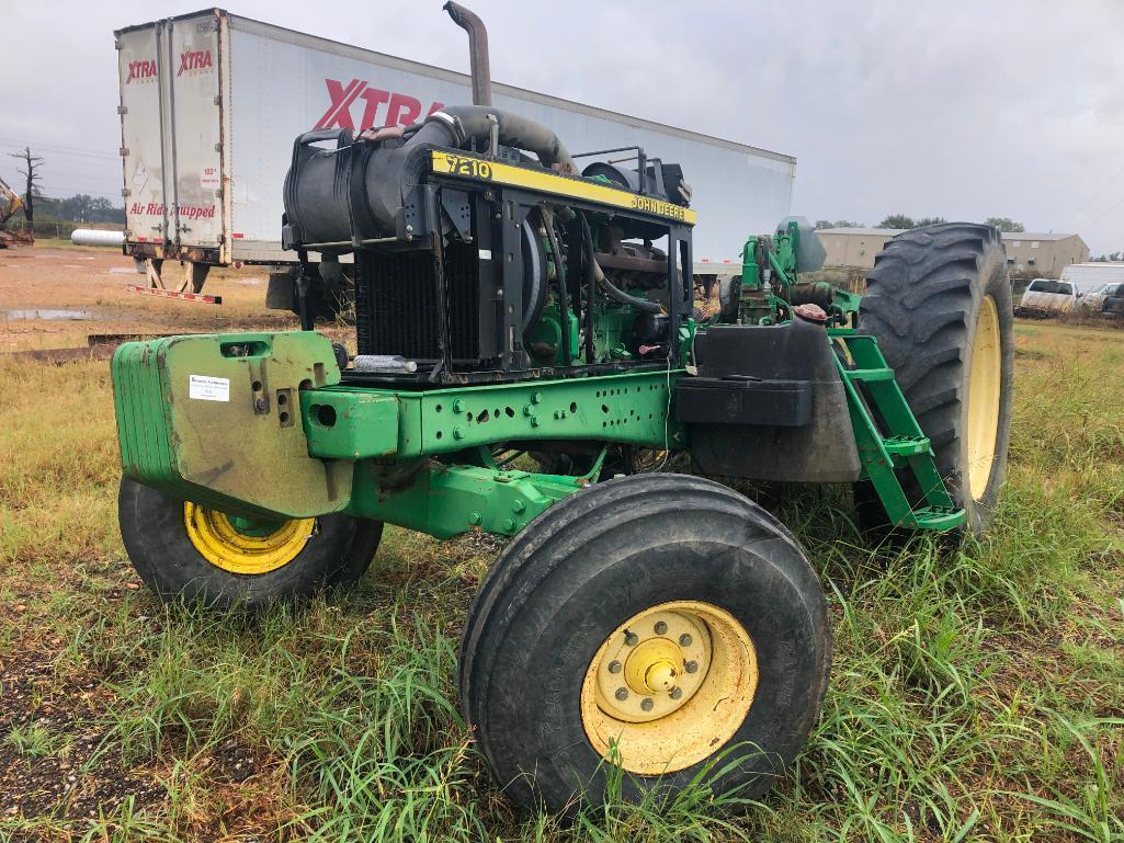 John Deere 7210 Tractor