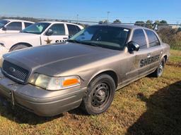 2004 Ford Crown Victoria Passenger Car, VIN # 2FAFP71W74X163825