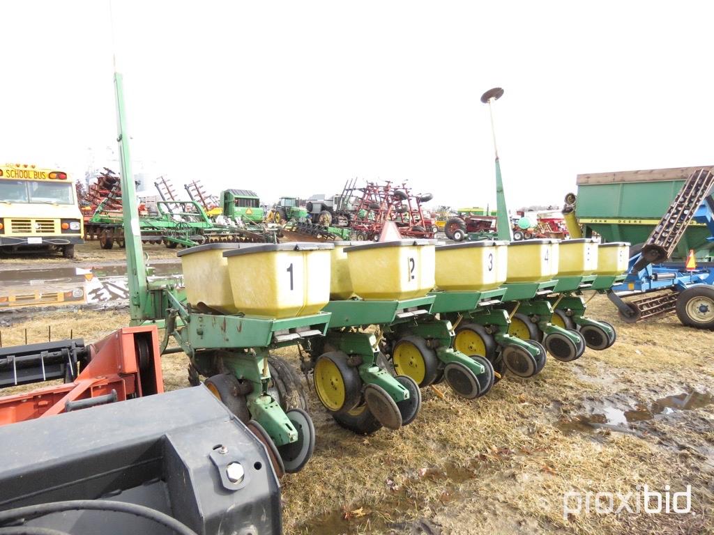 John Deere 7000 6 Row Planter