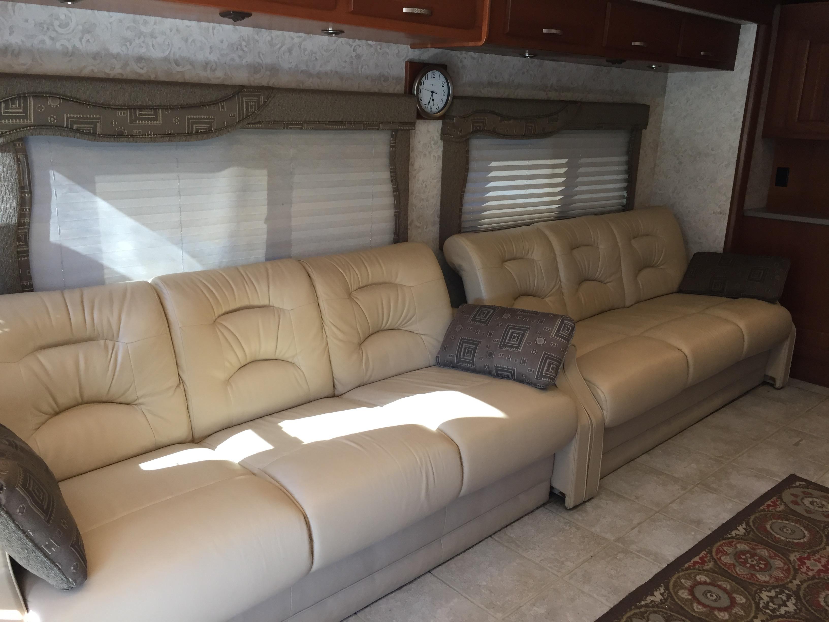 2006 Winnebago Vectra Luxury Class A RV Customized Diesel