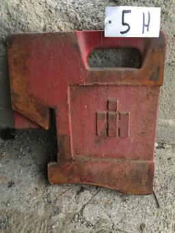 IH Tractor Suitcase Weight 100 lb
