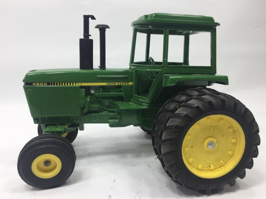 John Deere 4250, 1982 Toy Farmer