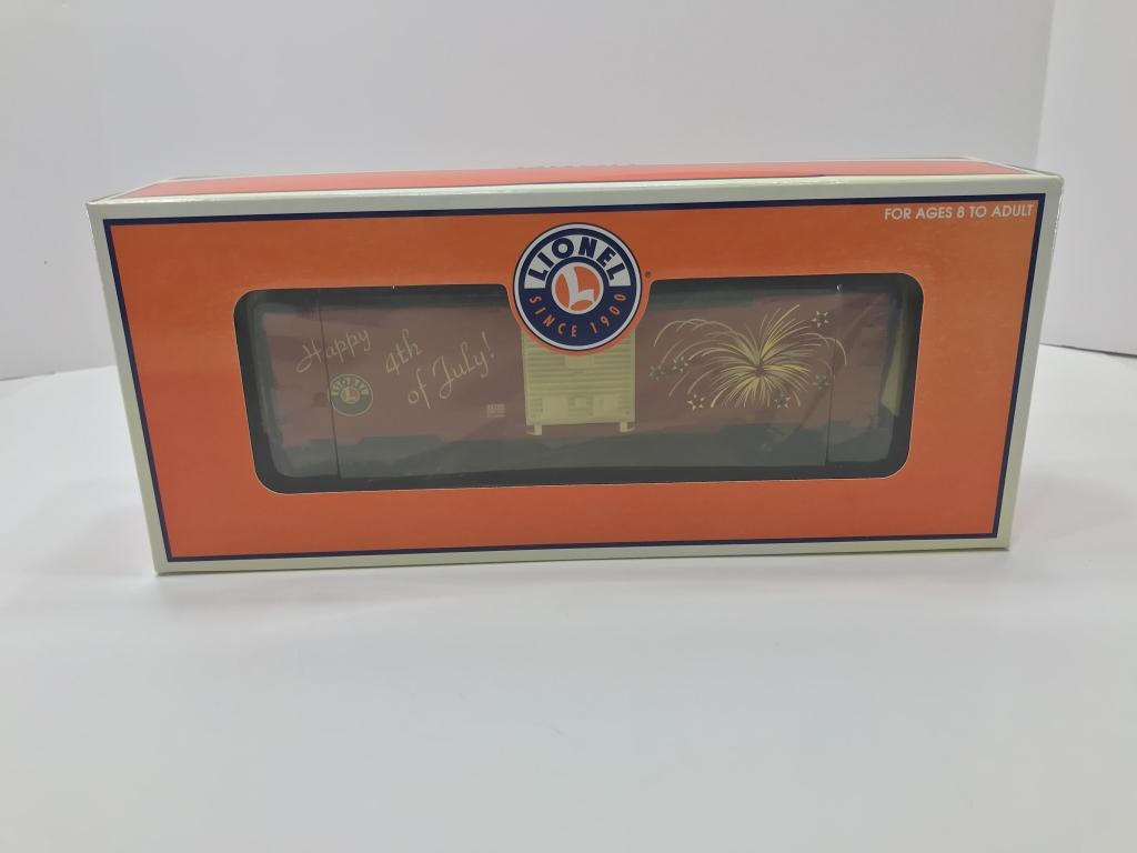 Lionel LRRC Fourth of July Lighted Box Car