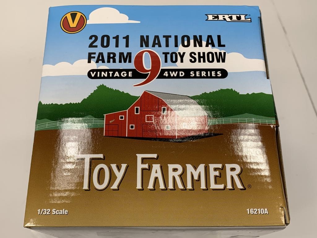 Versatile 935, 2011 National Farm Toy Show Vintage 9 4WD Series, 1/32 Scale, NIB
