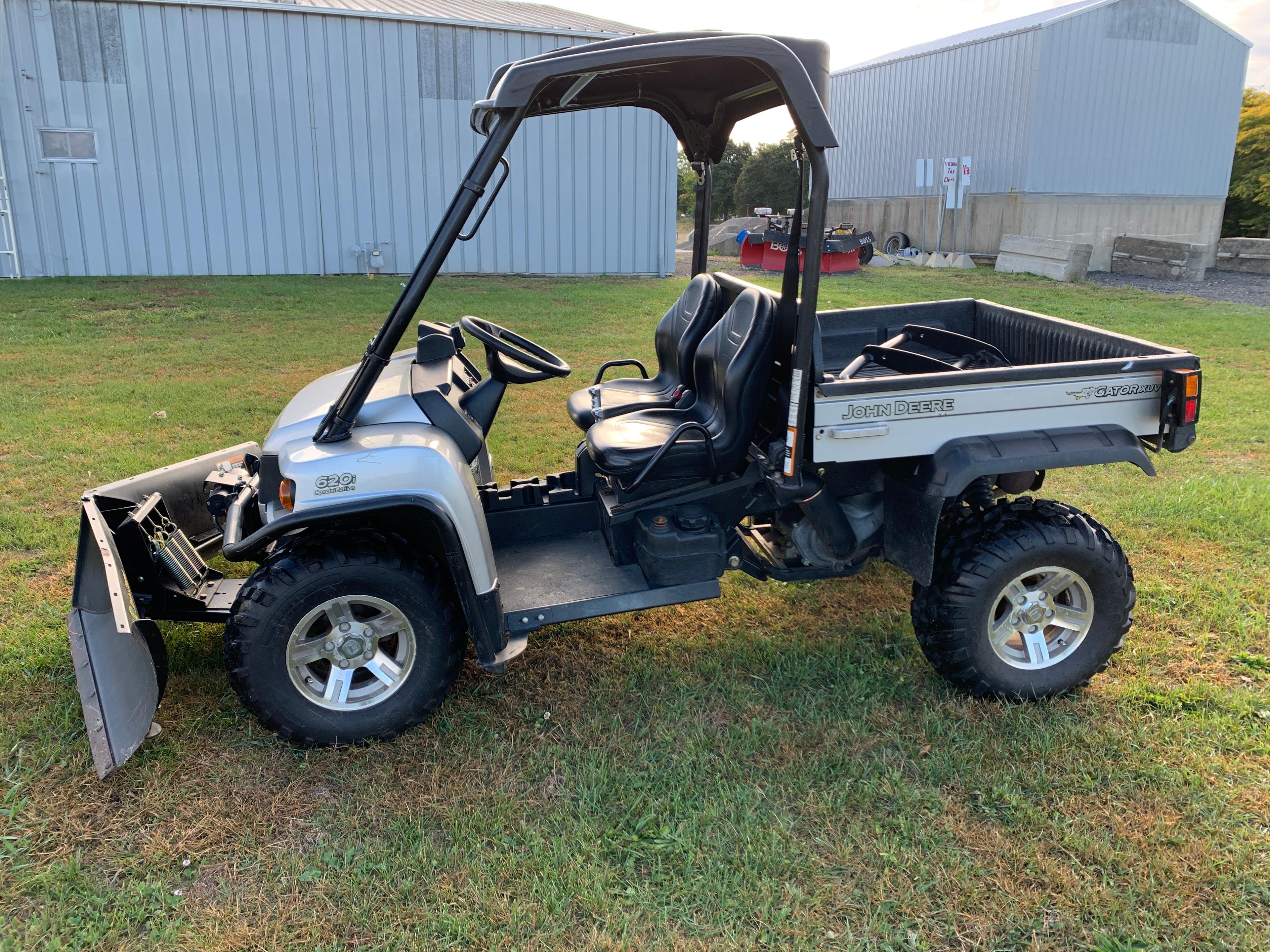 2009 John Deere 620i Xuv Gator With Blade