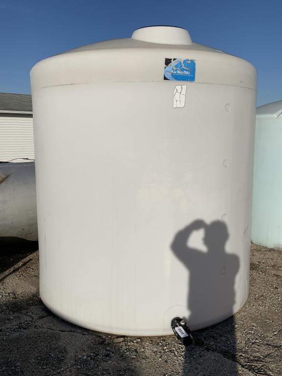 2500 Gallon Poly Fertilizer Tank