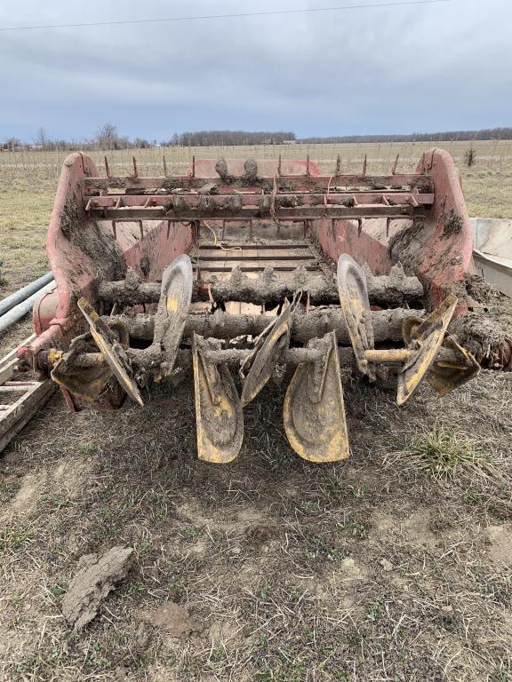 New Holland 331 Manure Spreader