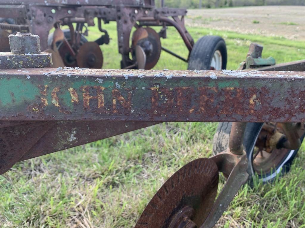 John Deere 3-Bottom Plow