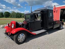 1932 Customized 1.5 Ton Ford Truck