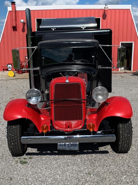 1932 Customized 1.5 Ton Ford Truck