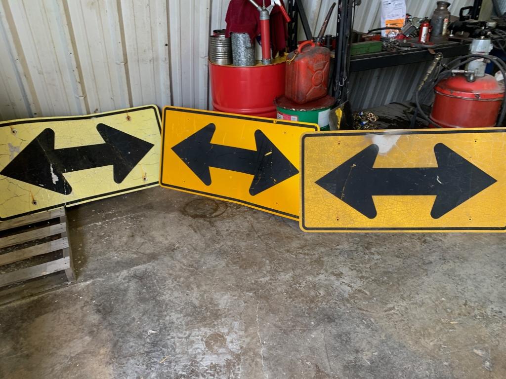 3-t Road Arrow Signs 24"x48"