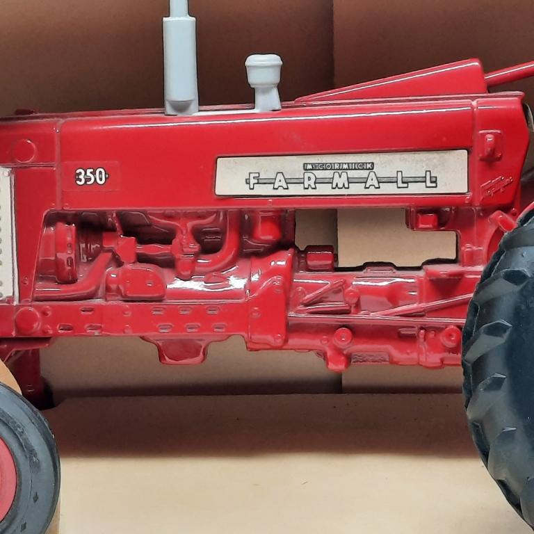 Ertl 1/16 Scale Farmall 350 Tractor