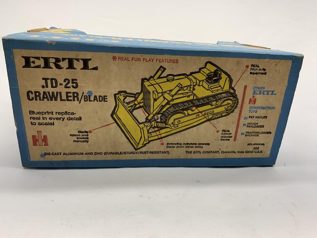 Ertl International TD-25 Crawler/Blade