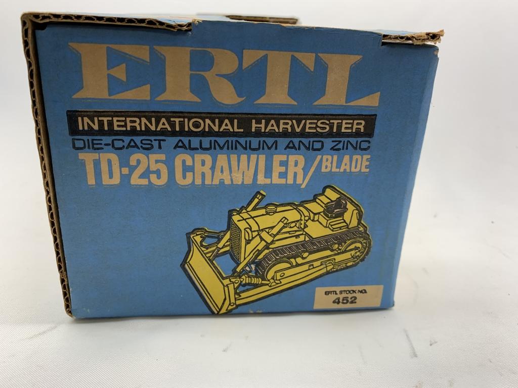 Ertl International TD-25 Crawler/Blade