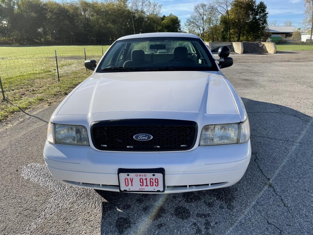 2004 Ford Crown Victoria V8 Gas