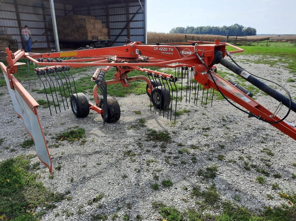 2016 Kuhn GA4220TH Masterdrive Rotary Rake