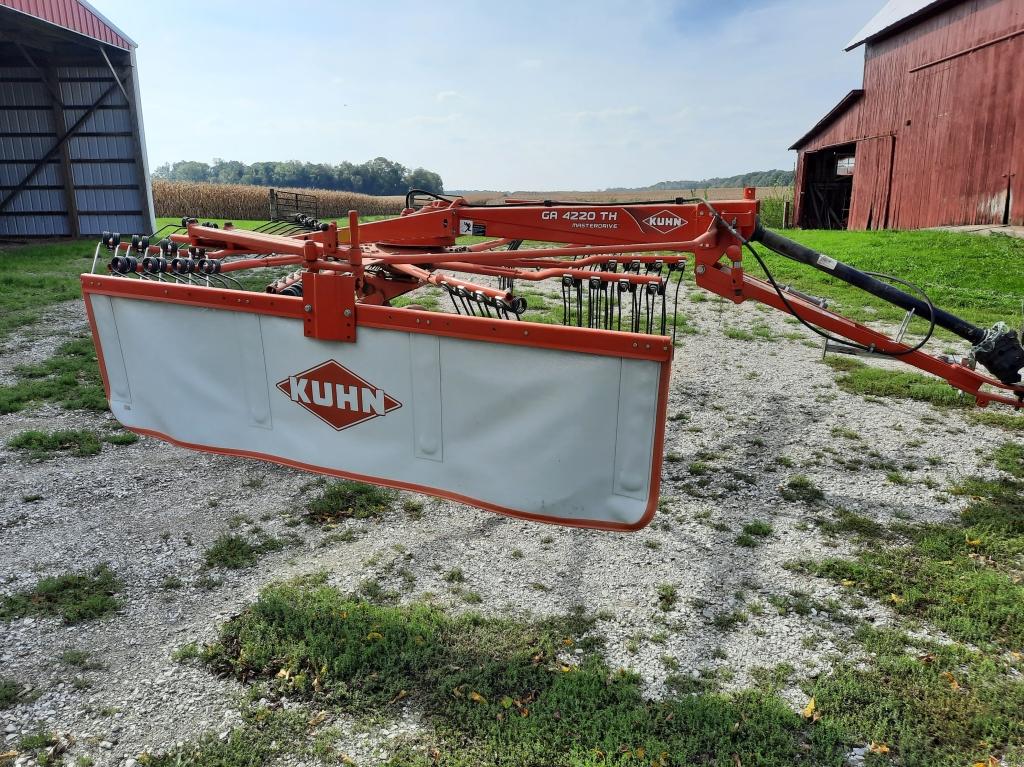 2016 Kuhn GA4220TH Masterdrive Rotary Rake