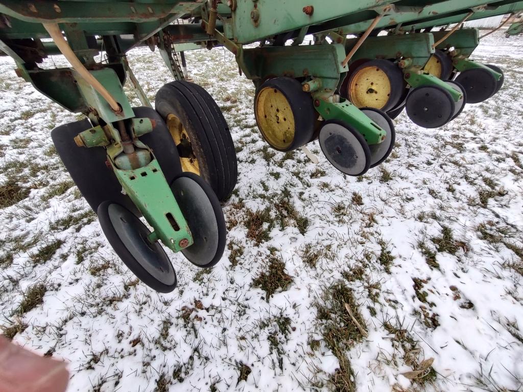 John Deere 7000 4-row Corn Planter