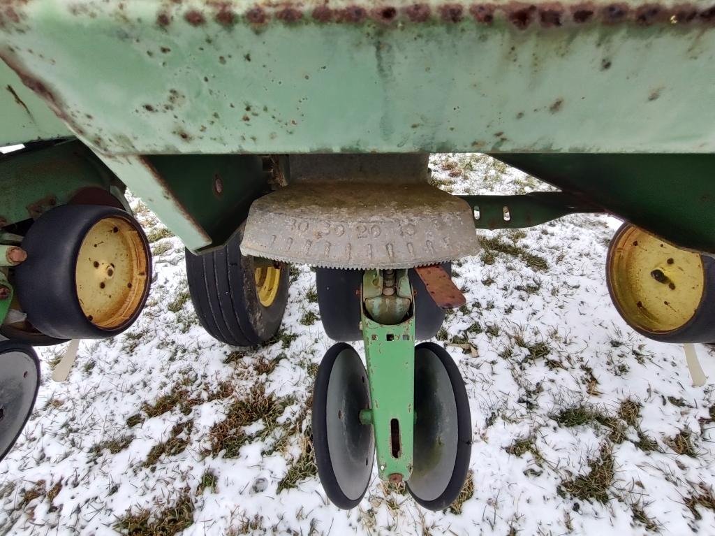 John Deere 7000 4-row Corn Planter