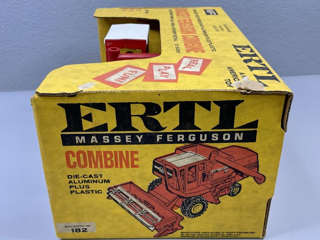 1/16 Massey Ferguson  Combine