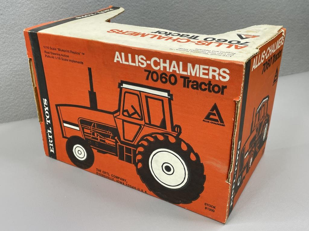 1/16 Allis Chalmers 7060 Tractor