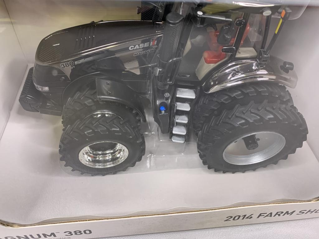 1/32 Case IH Magnum 380