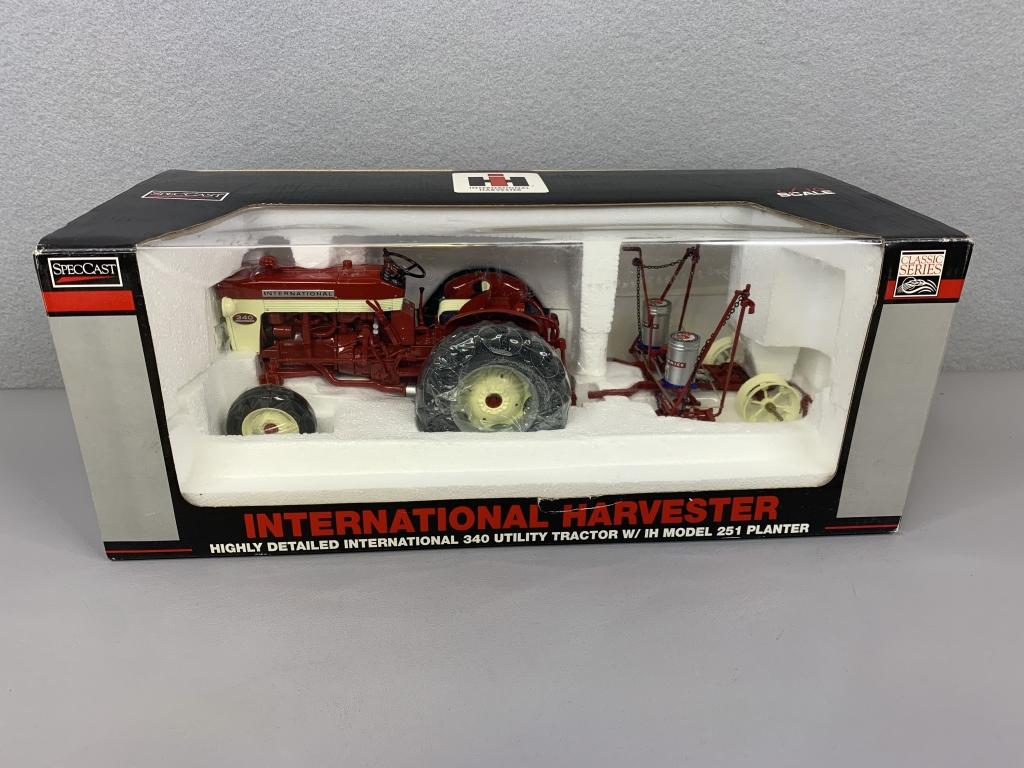 1/16 International  340 Utility Tractor & 251 Planter