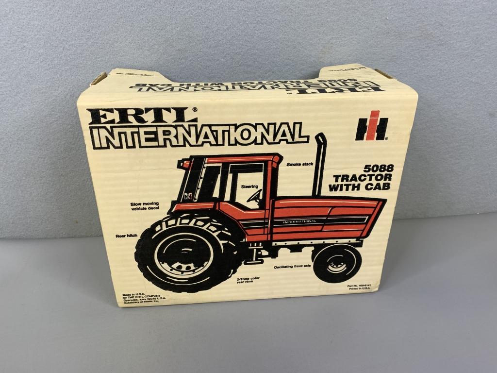 1/16 International 5088 Tractor w/ Cab