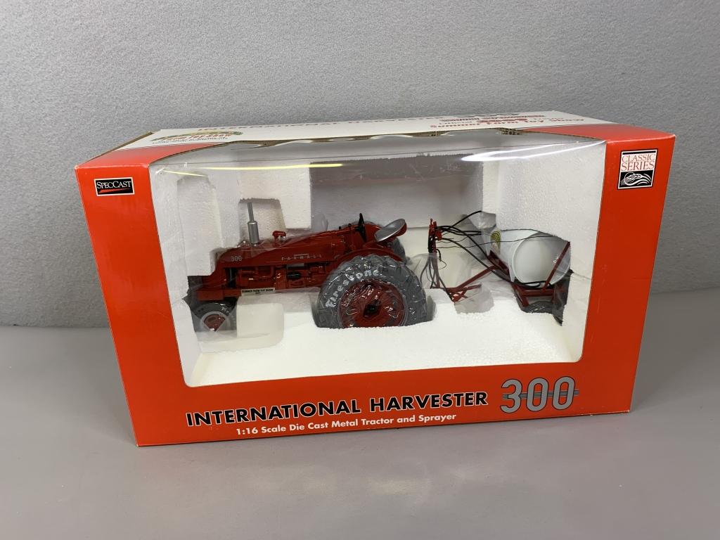 1/16 IH Farmall 300 Tractor & Sprayer