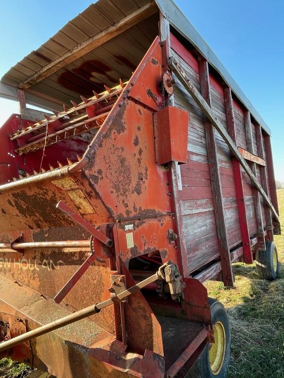 New Holland Crop Carrier 8