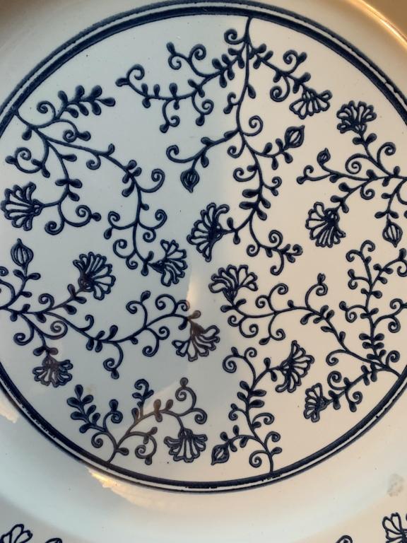 Blue Pattern 8 Place Setting Dinnerware