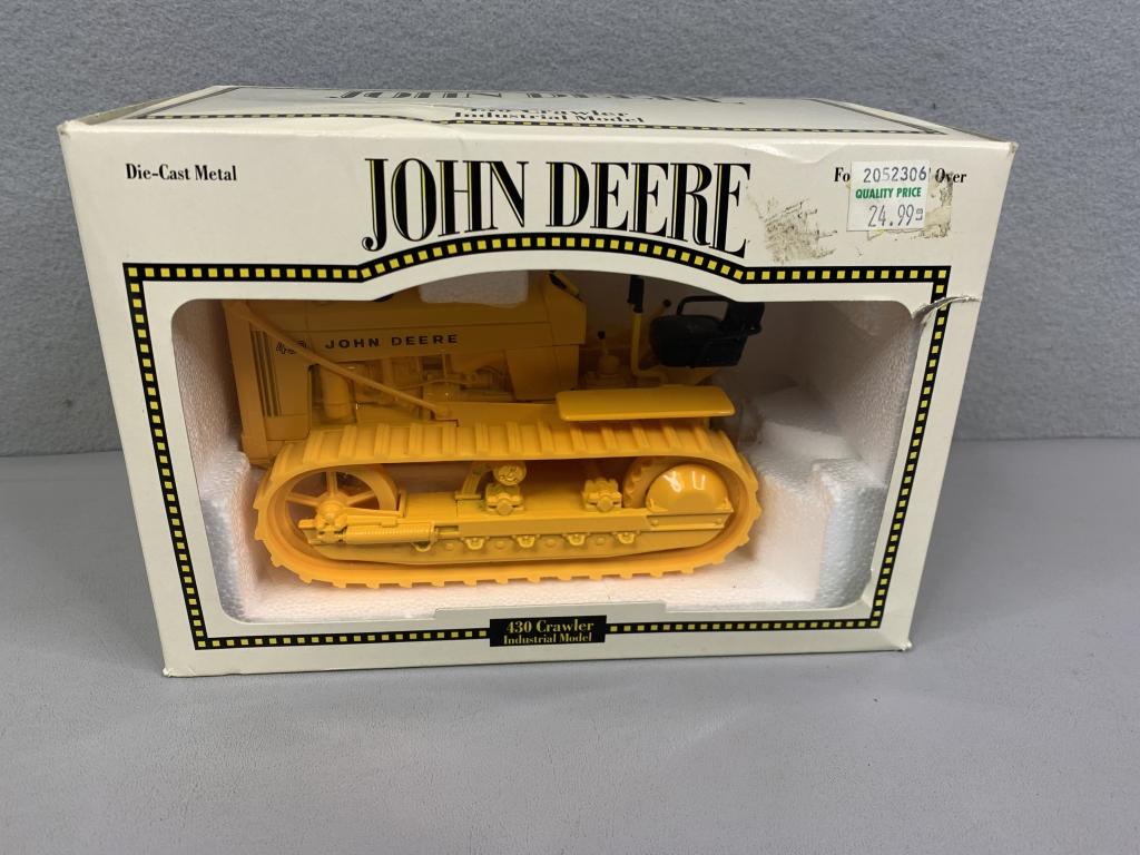 1/16 John Deere 430 Crawler, Industrial Model