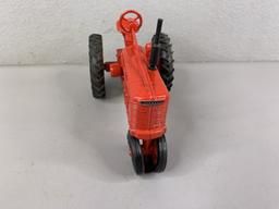 1/16 McCormick Farmall H Tractor, Ertl