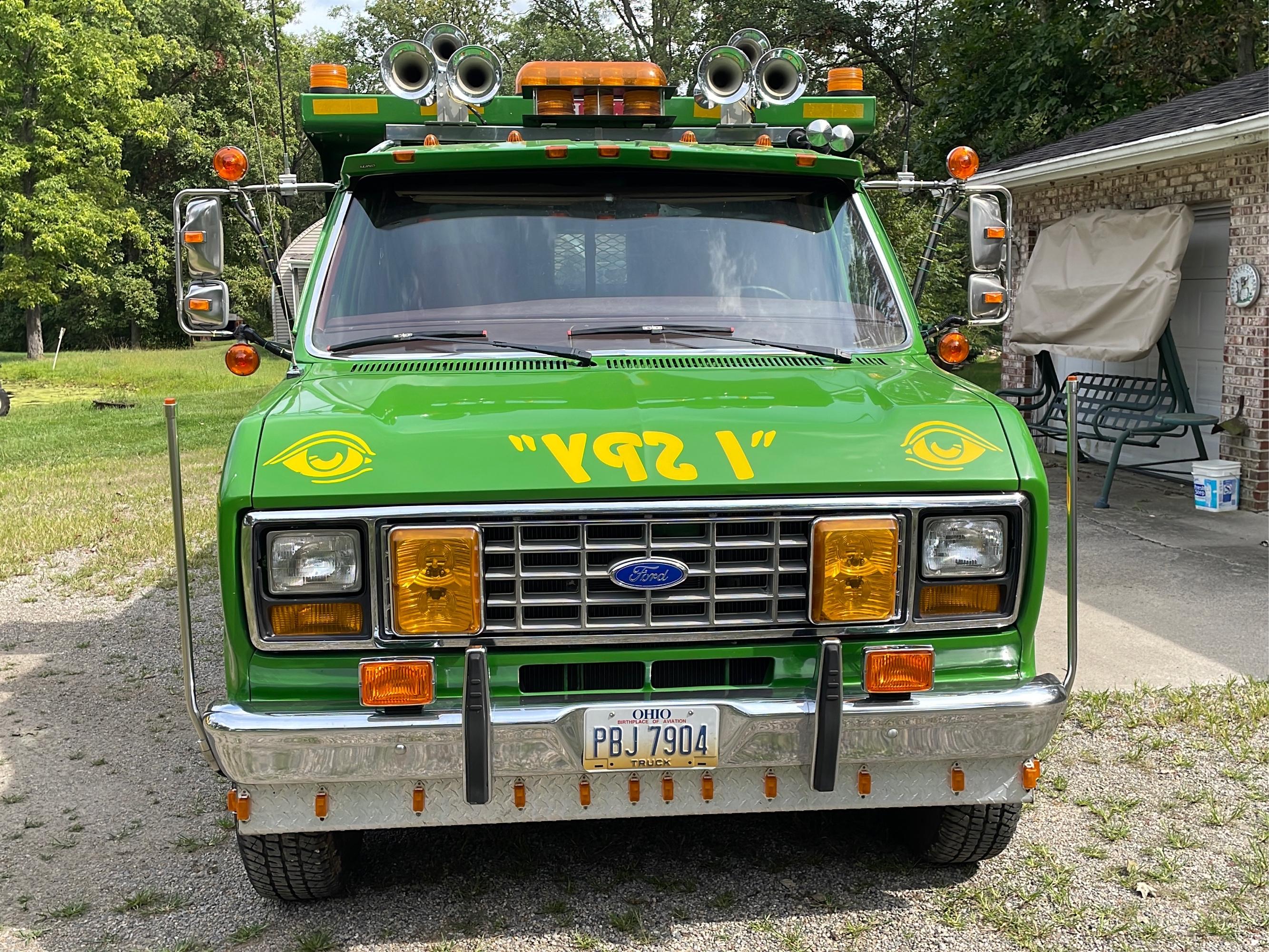 1989 Ford Dump Truck w/ Ambulance Prep Package