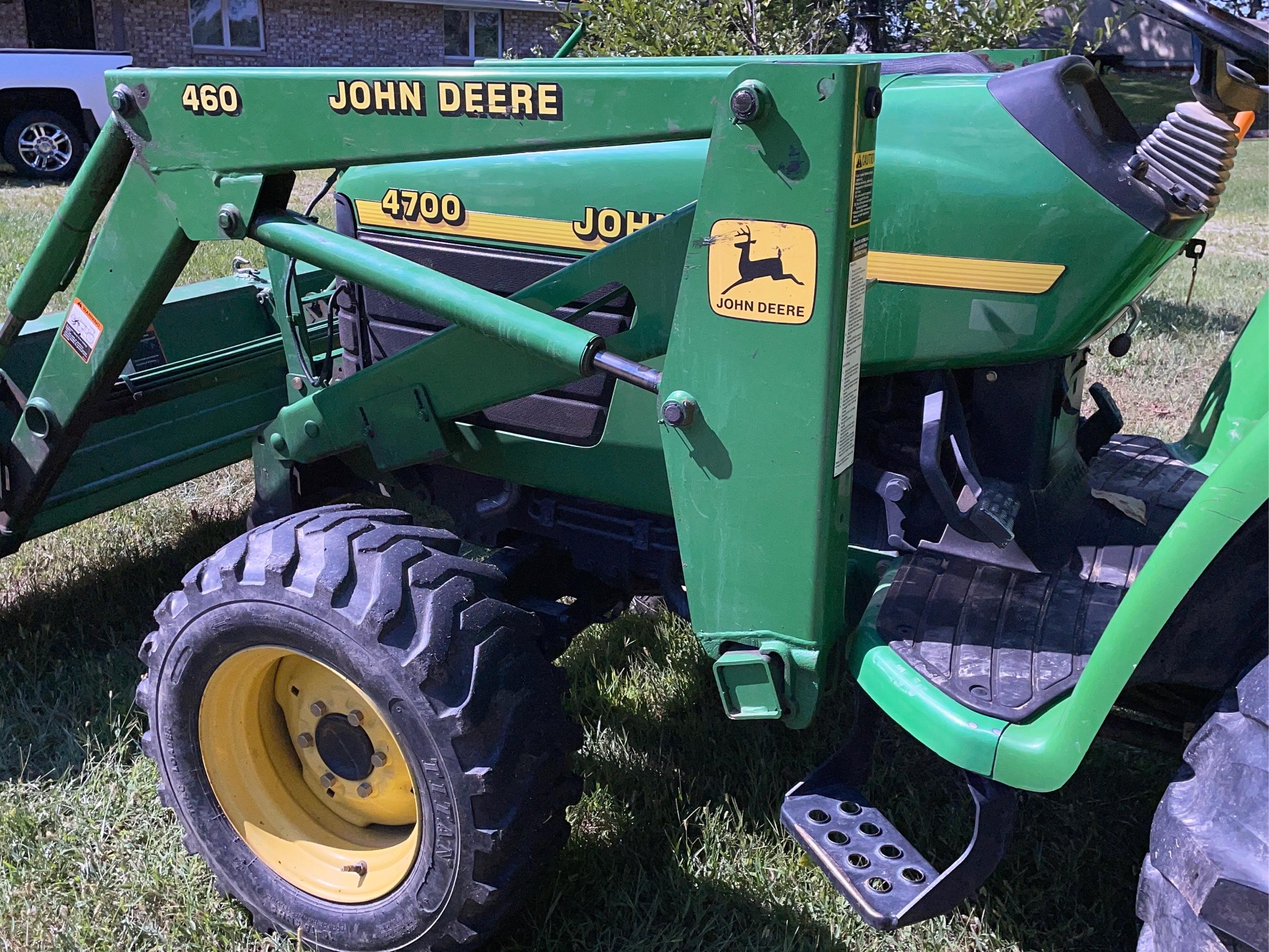 John Deere 4700 MFWD Tractor, w/ JD 460 Loader