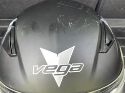 Vega Ultra Max Motorcycle Helmet With Cover, Medium