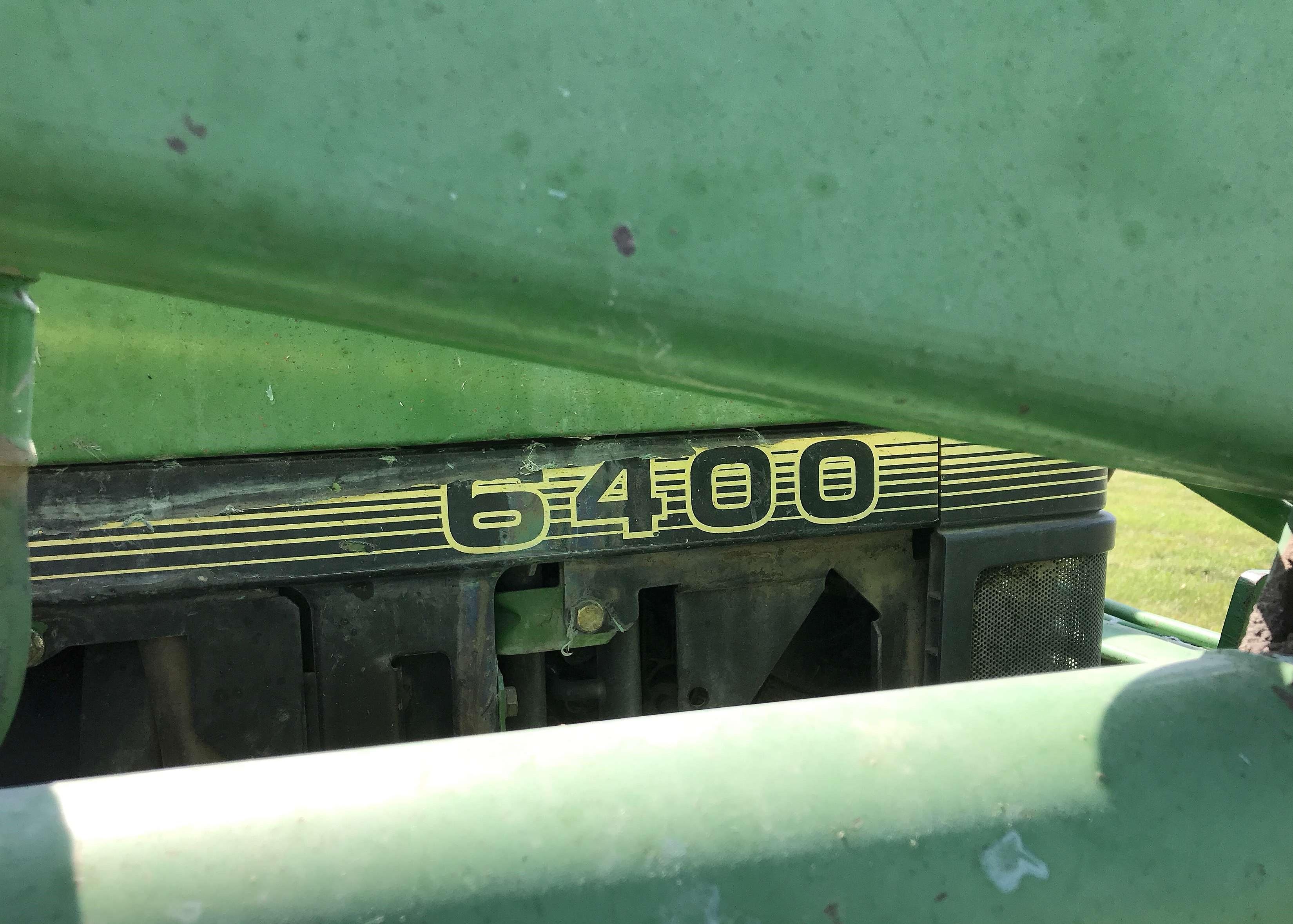 1992 John Deere 6400 Tractor with Loader