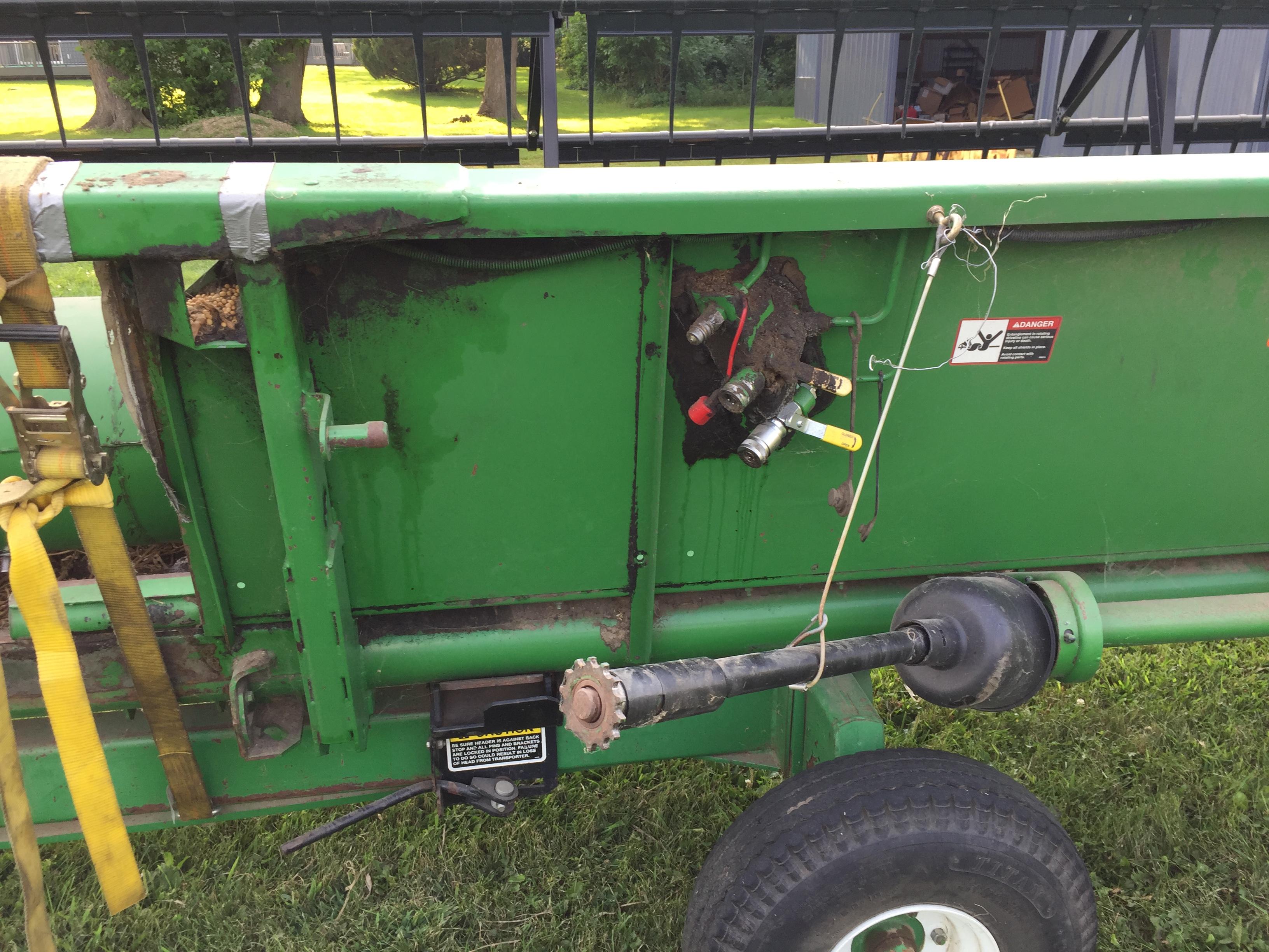 John Deere / JD 930 Bean Head with Unverferth Cart